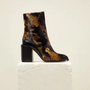 Spirit Boot, Pony